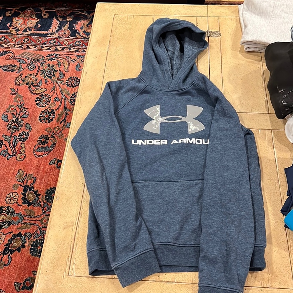 Under Armour Hoodie size YXL